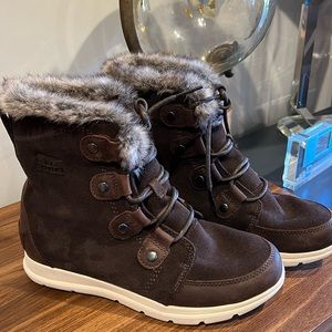 Sorel Explorer Joan boots, chocolate brown suede sneaker boot. Size 9.